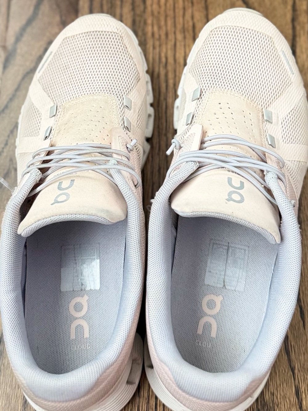 On Running Women's Sneakers in Light Pink and White - size 9 - Picture 7 of 9